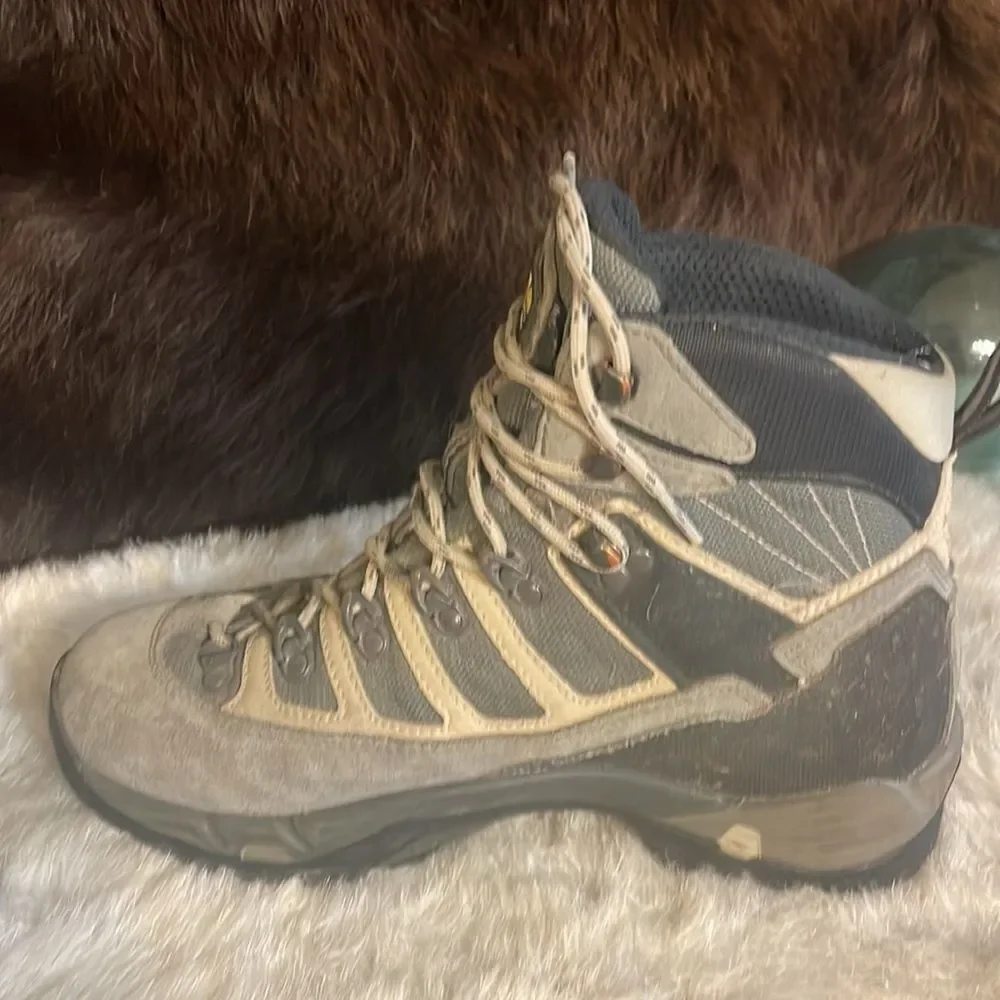 Asolo hiking boots 9.0 (5000E)